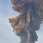 Esplosione Bandar Abbas Iran, fumo denso nel cielo sopra il porto Shahid Rajaei