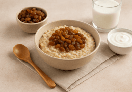 Colazione sana con avena e uva sultanina