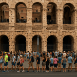 al Colosseo dopo aver scavalcato la cancellata