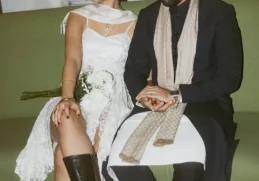 Chi è Zohran Mamdani: il nuovo sindaco di NY insieme alla moglie Rama Duwaji, artista di origini siriane.