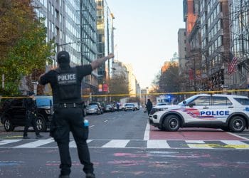 Killer Guardia Nazionale collaborava con CIA in Afghanistan. Soccorsi di emergenza della Polizia Federale e ambulanze sul luogo dell'attacco.